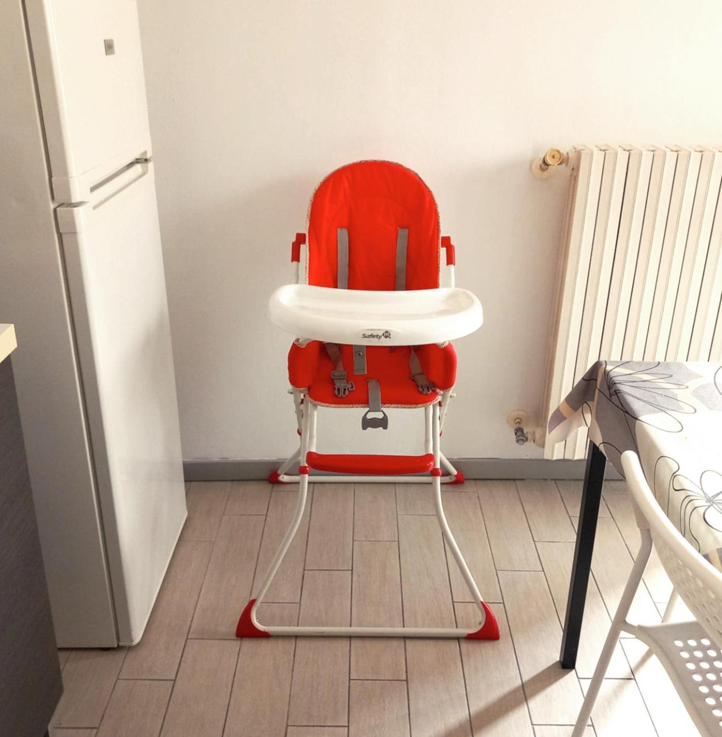 La Dolce Vita - Appartamento Con Parcheggio Privato Vicino Al Centro E All'Ospedale Asti Exterior foto