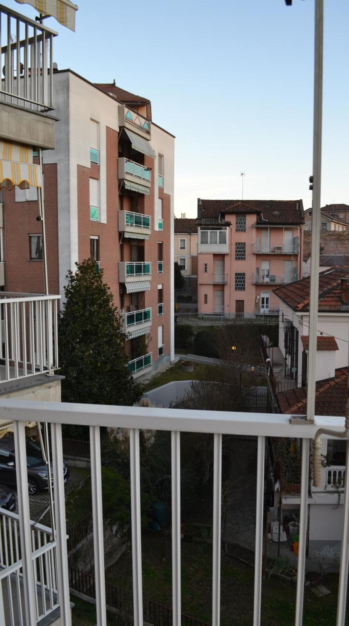 La Dolce Vita - Appartamento Con Parcheggio Privato Vicino Al Centro E All'Ospedale Asti Exterior foto